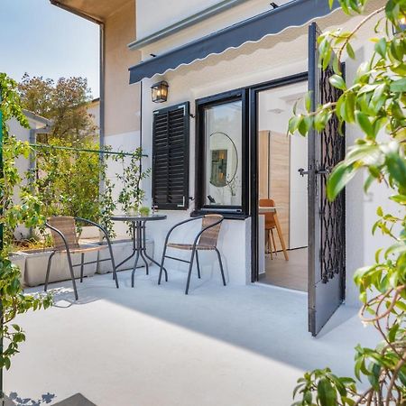 3 Minutes From The Beach: Lovely Studio Apartment Pula Dış mekan fotoğraf