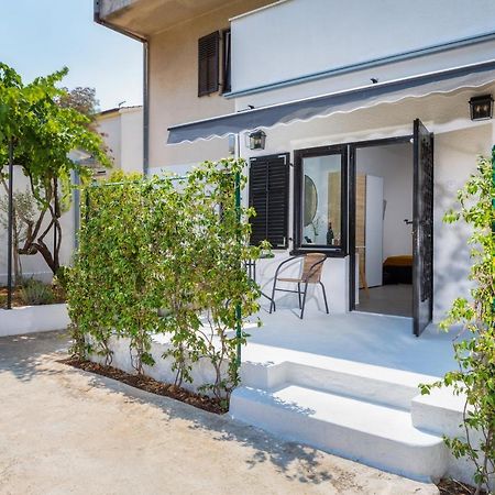 3 Minutes From The Beach: Lovely Studio Apartment Pula Dış mekan fotoğraf
