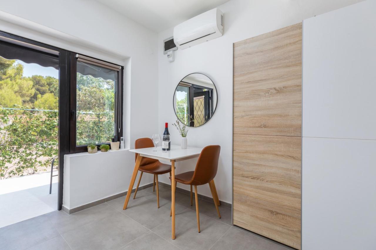 3 Minutes From The Beach: Lovely Studio Apartment Pula Dış mekan fotoğraf