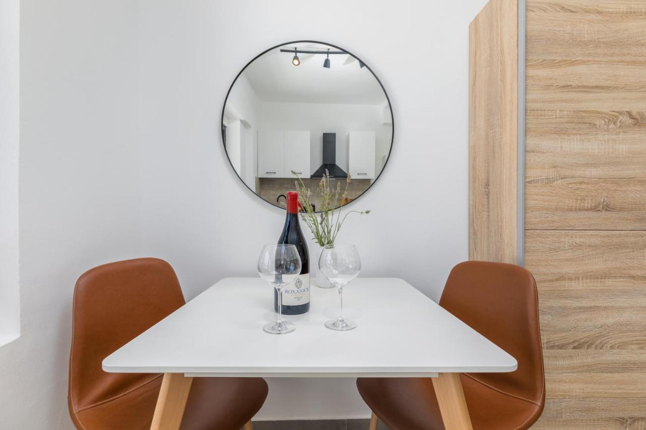 3 Minutes From The Beach: Lovely Studio Apartment Pula Dış mekan fotoğraf