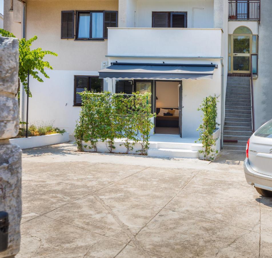 3 Minutes From The Beach: Lovely Studio Apartment Pula Dış mekan fotoğraf