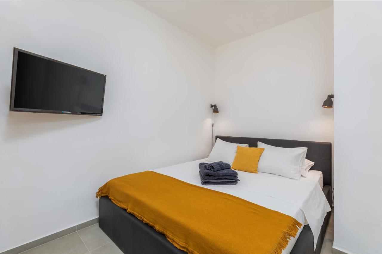 3 Minutes From The Beach: Lovely Studio Apartment Pula Dış mekan fotoğraf